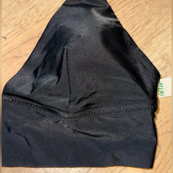 Aerie NWT Black Bikini Top Triangle Style Size M Adjustable - Picture 3 of 5